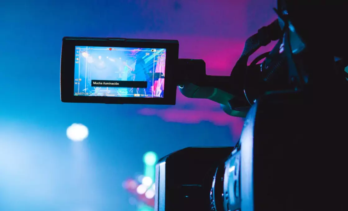 camera that shoots