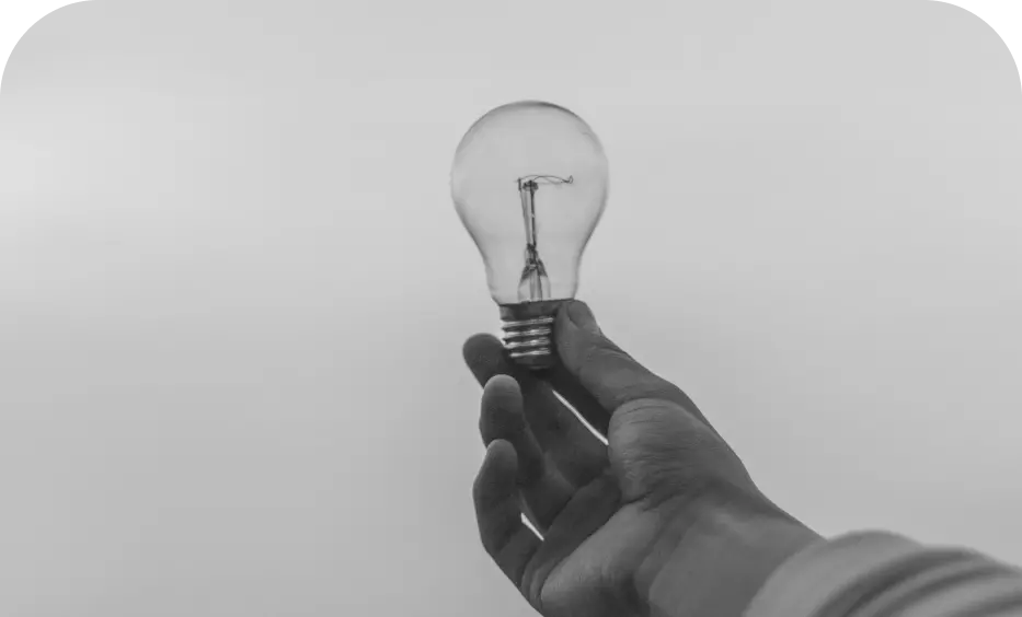 lampa w rękach