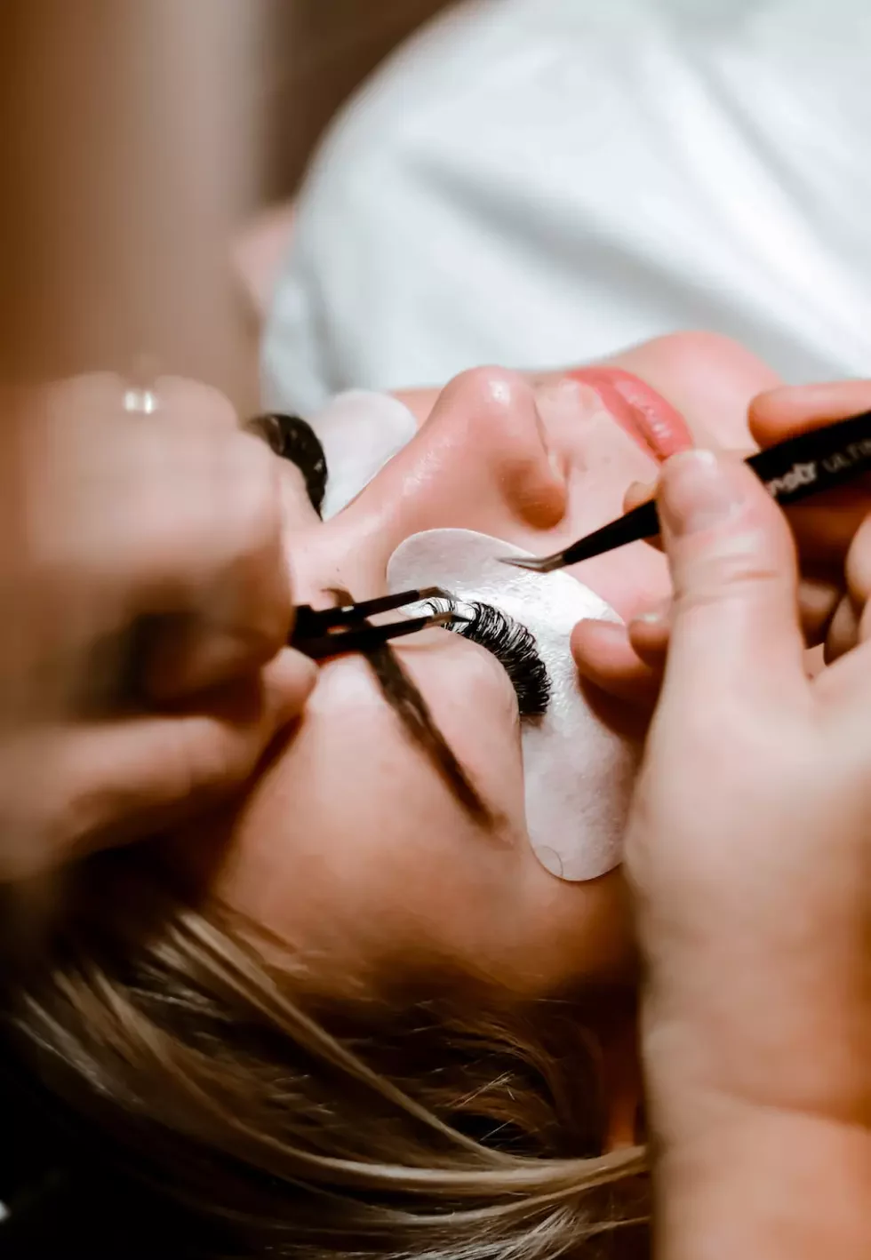 Eyelash cosmetic procedure