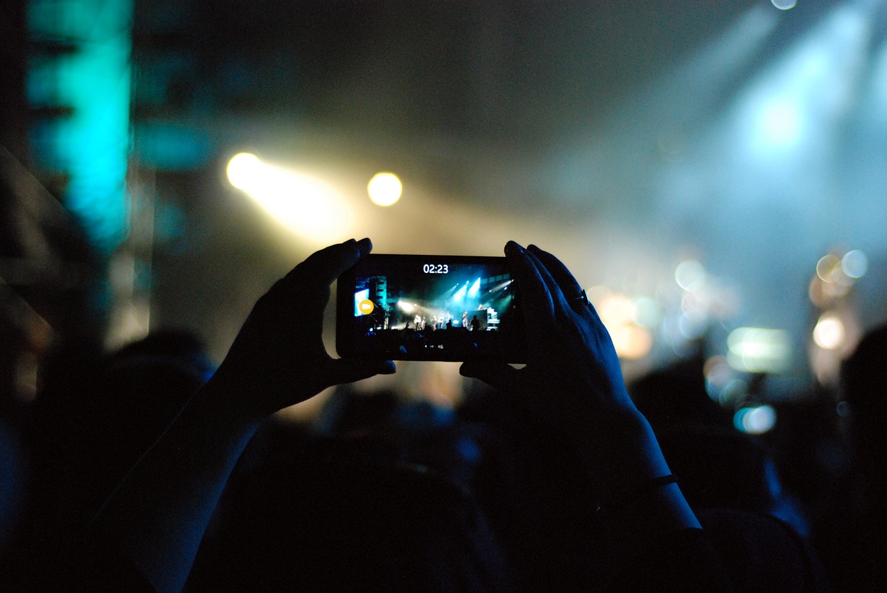 https://upload.bowwe.com/domain/4297/images/zespoly/galeria/concert-1845233_1280.jpg