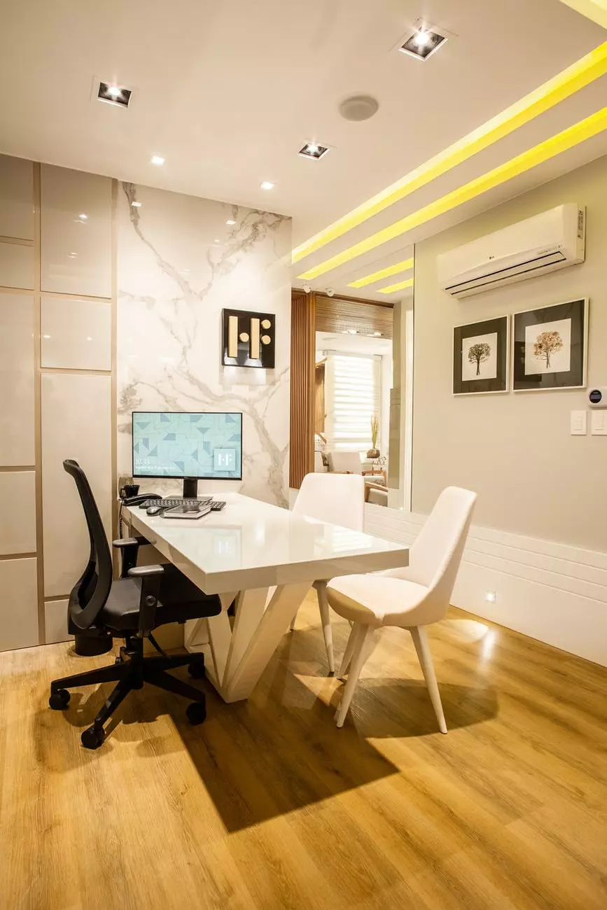 Available packages light room with a table where there is a pc
